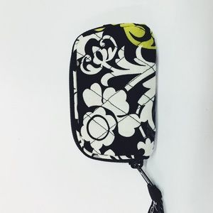 SALE🎉 Vera Bradley Earbud Case